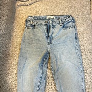 Abercrombie the 90’s slim straight ultra high rise blue light wash jeans 27/4